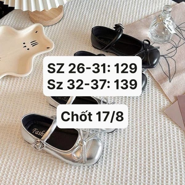 17/08 Giày búp bê bé gái đính nơ #N17810 - Bạc - 34